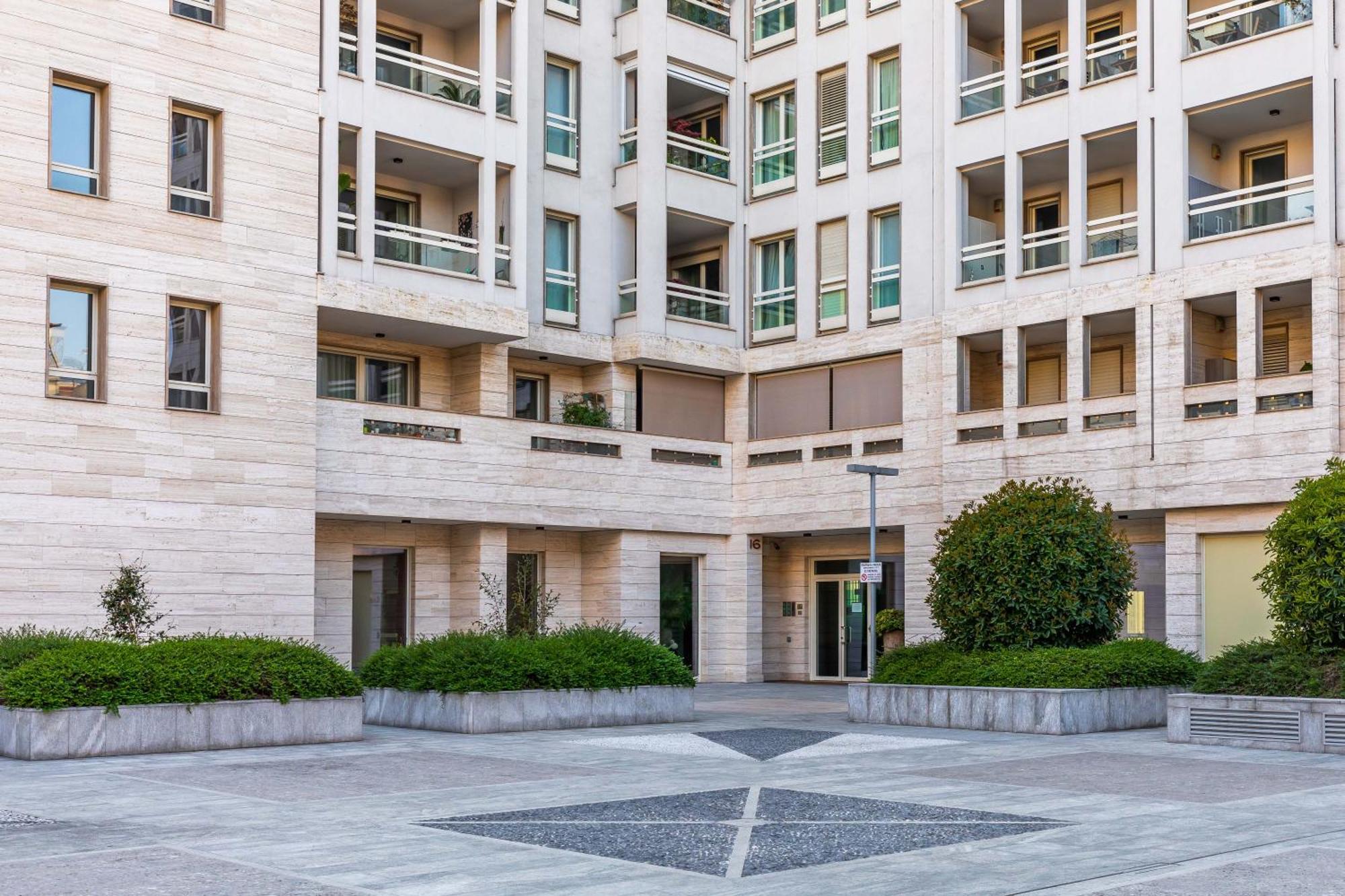 Luxury Apartment - Free Private - Parking Maestri Campionesi 16 ميلان المظهر الخارجي الصورة